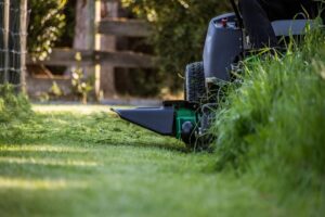 Read more about the article The Benefits of Having a Zero-Turn Mower
