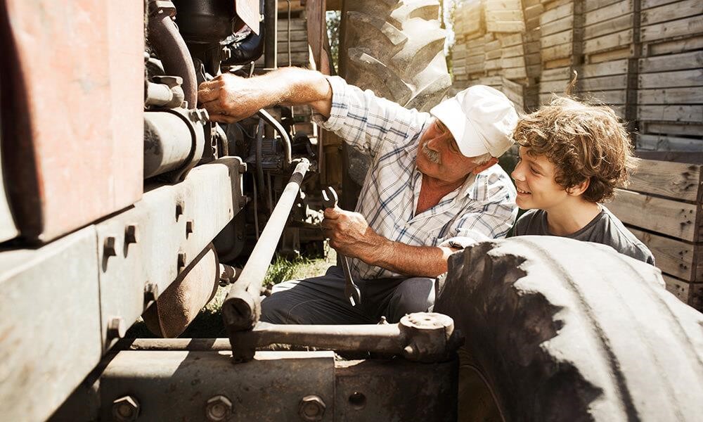 Read more about the article Maintaining Your Farm Equipment