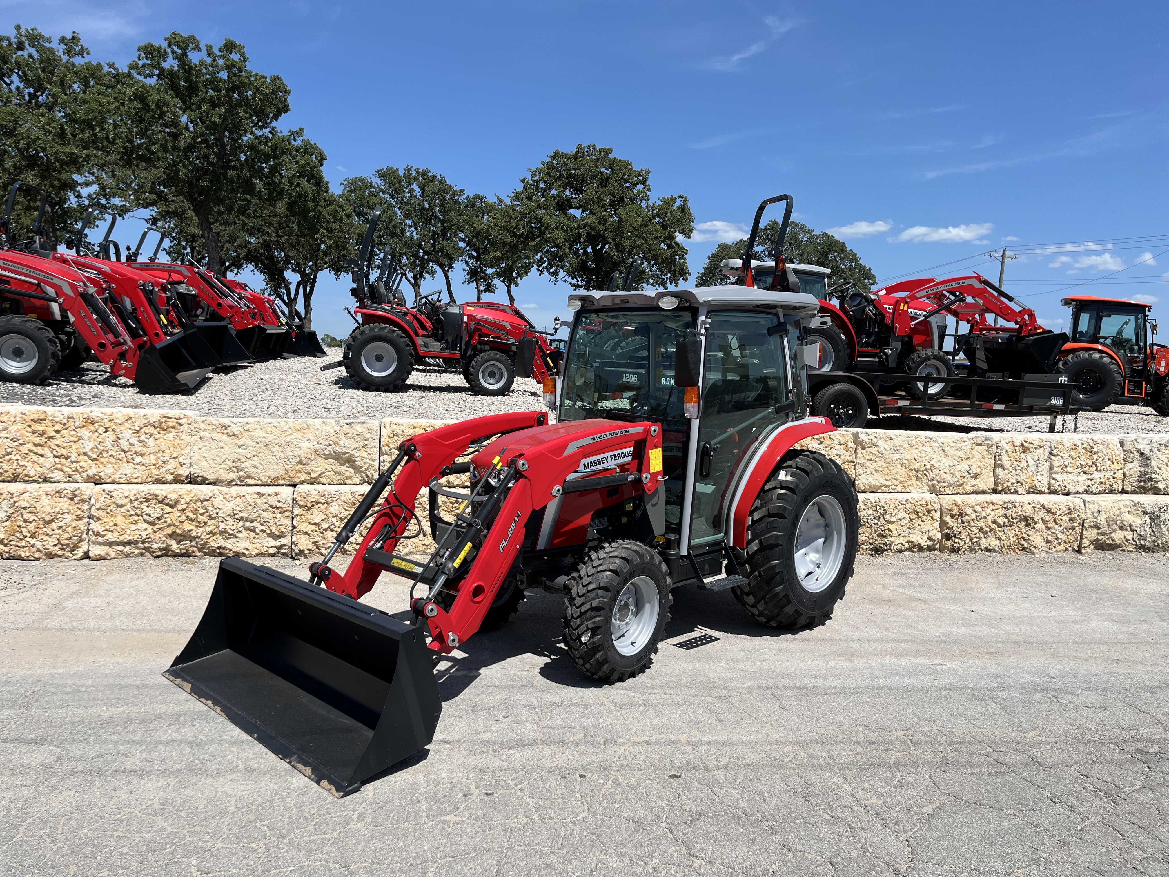 2026 MASSEY FERGUSON MF1M.35H COMPACT HYDRO TRACTOR W/ FRONT LOADER TRACTOR
