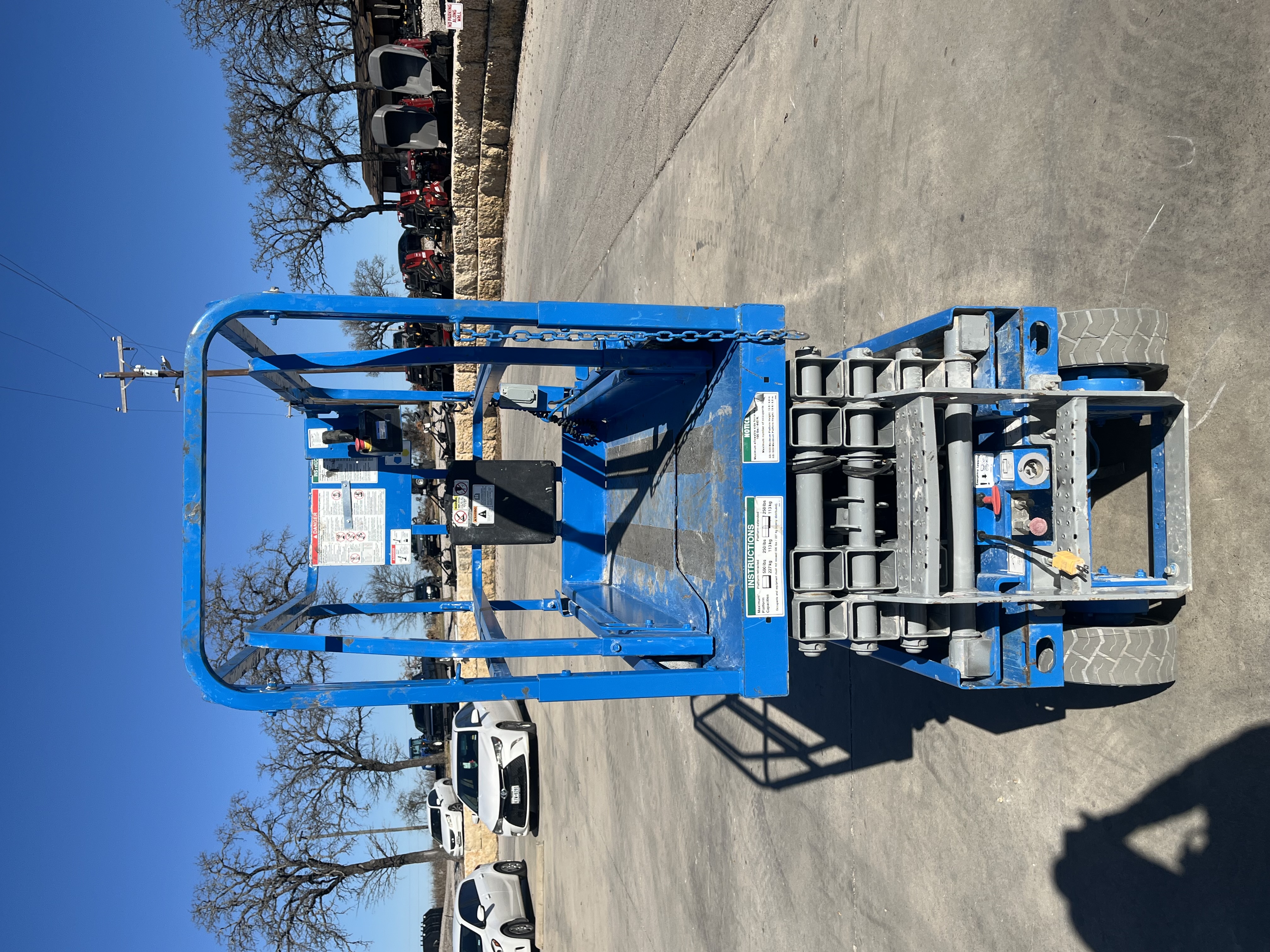 2016 GENIE SCISSOR LIFT HEAVY EQUIPMENT
