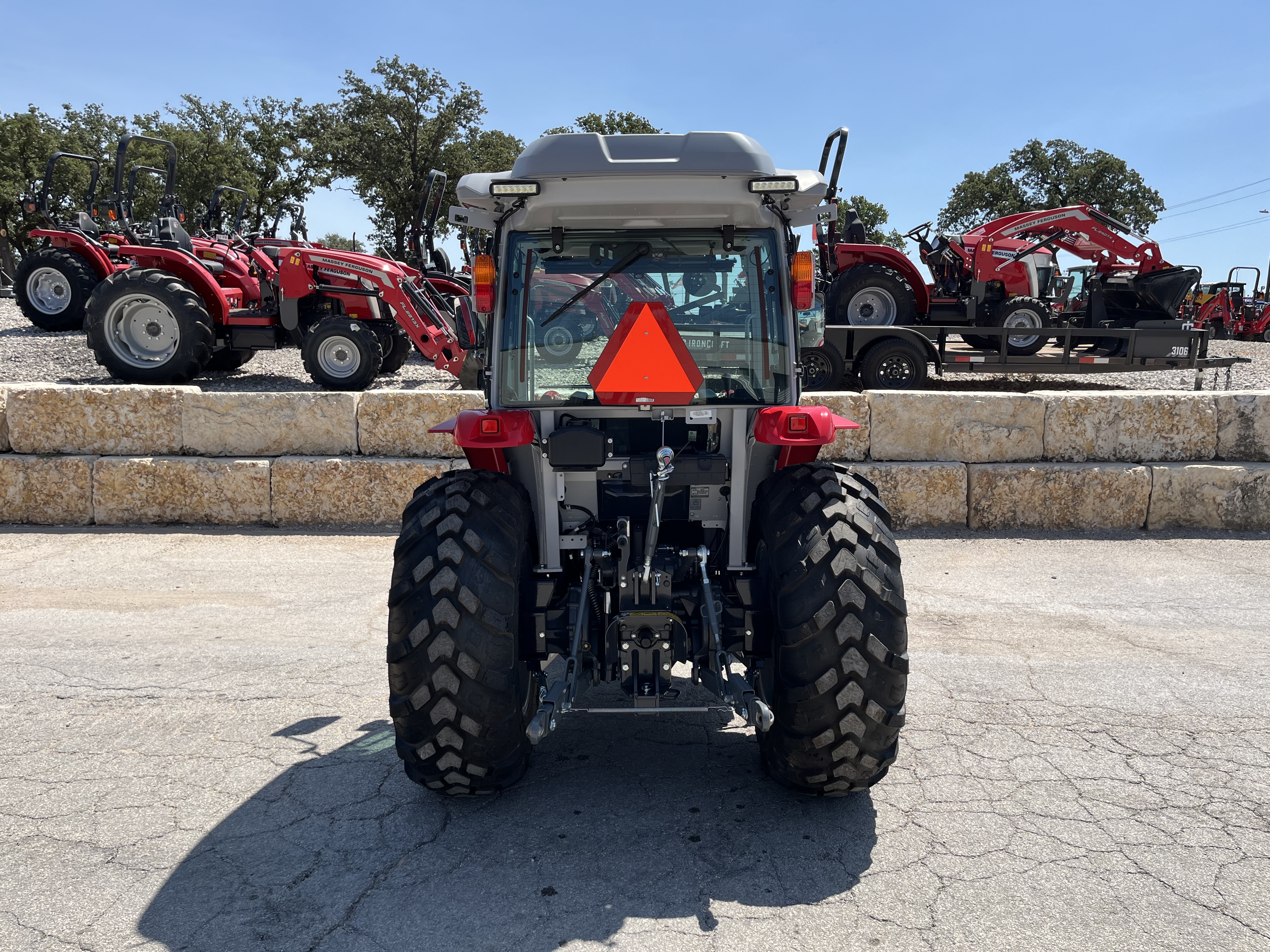 2025 MASSEY FERGUSON MASSEY FERGUSON MF2M.60 TRACTOR W/ CAB & 72" BCKT. TRACTOR