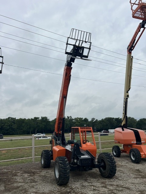 2025 SKYTRACK 6042 Telehandler