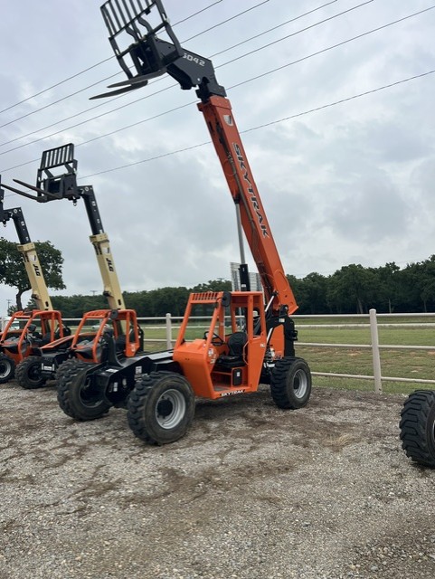 2025 SKYTRACK 6042 Telehandler