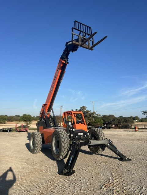 2025 SKYTRACK 10054 Forklift