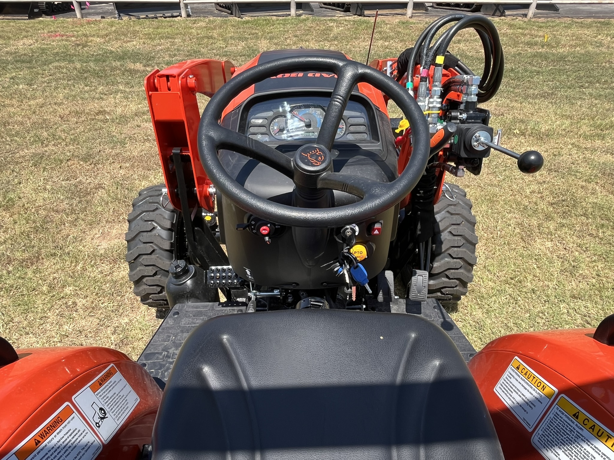 2026 BAD BOY TRACTOR 4025HIL W/ ROPS & 62" BUCKET TRACTOR