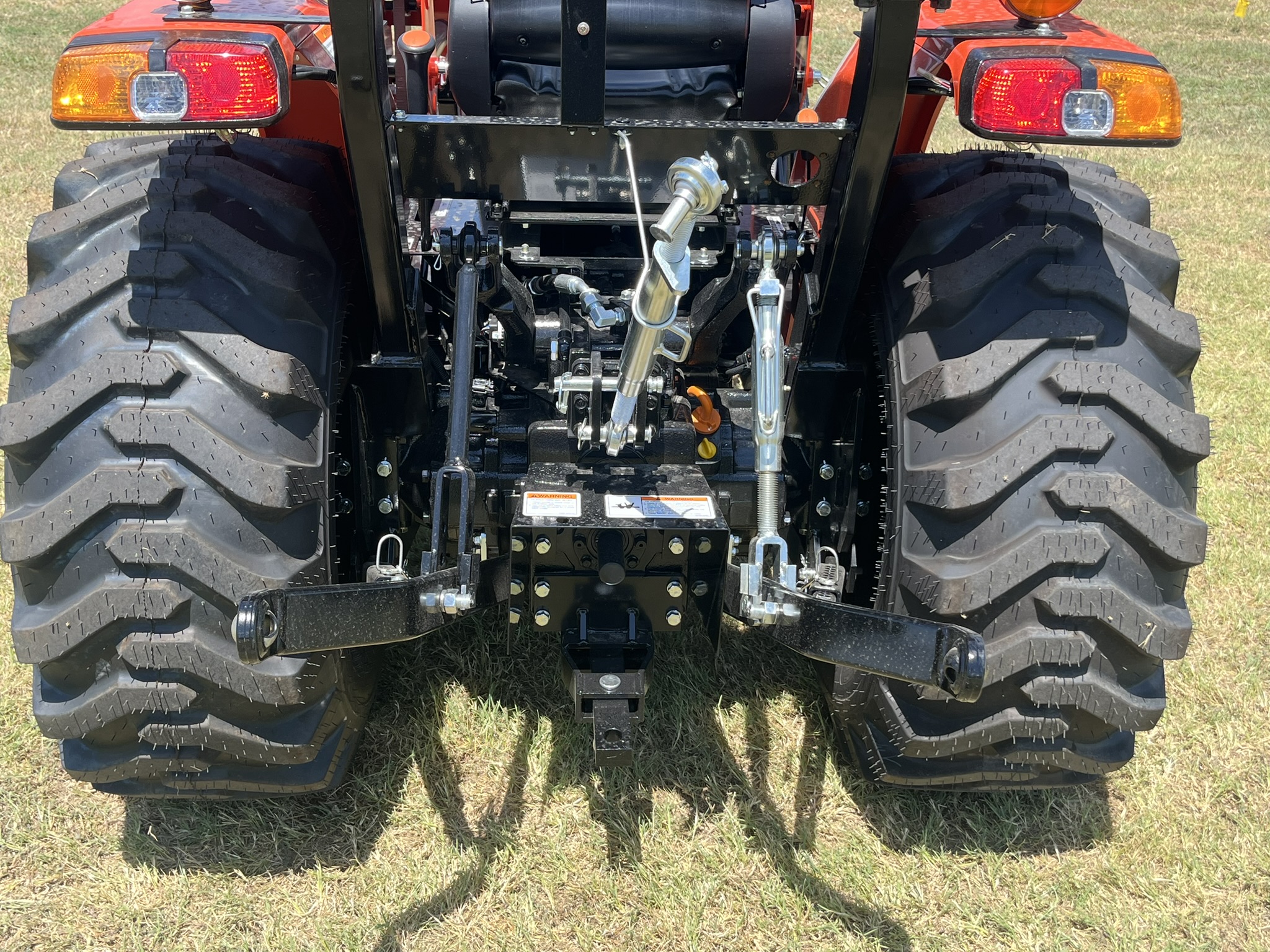 2026 BAD BOY TRACTOR 4025HIL W/ ROPS & 62" BUCKET TRACTOR