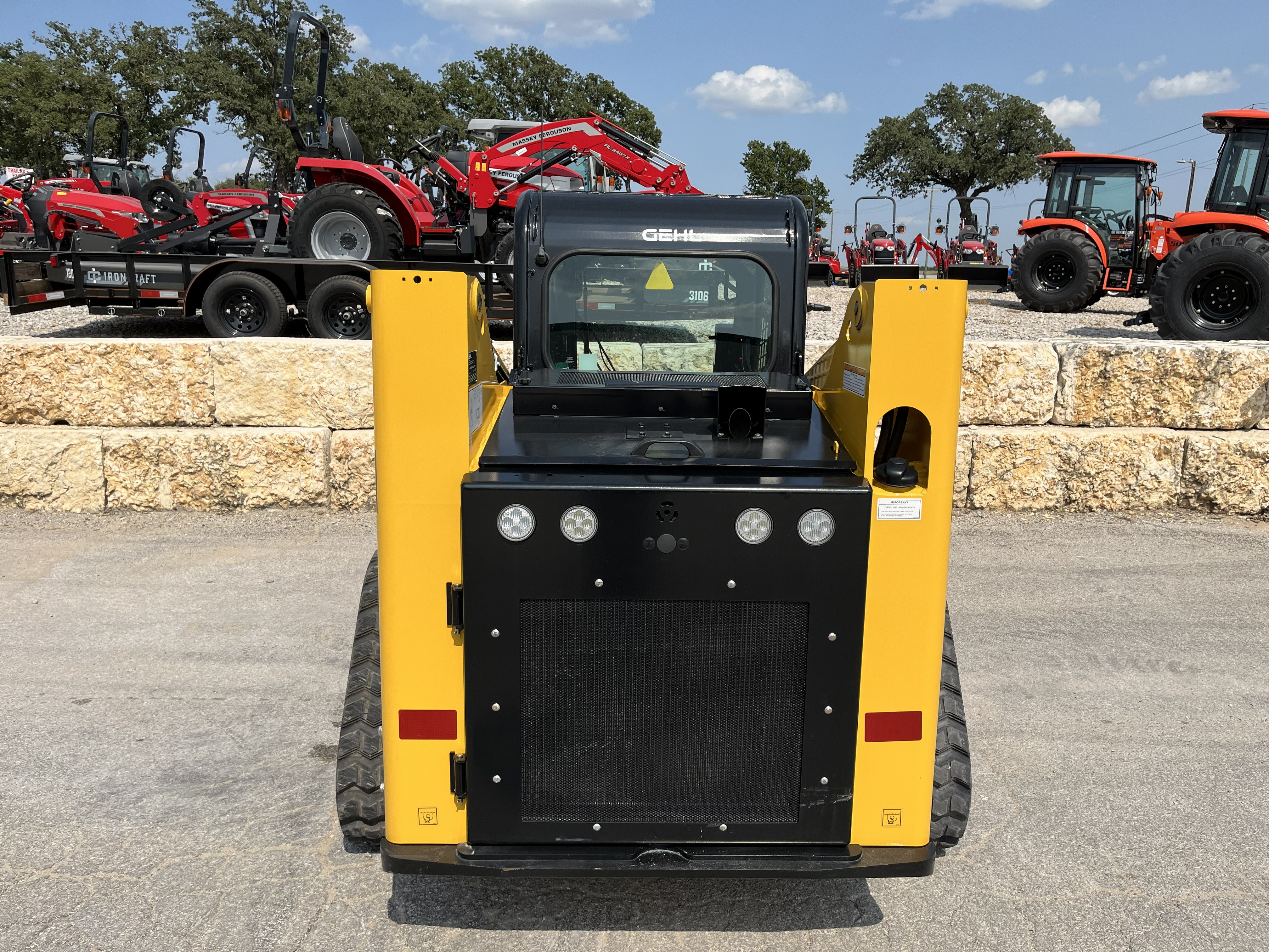 2026 GEHL RT195 COMPACT TRACK LOADER W/ CAB & 70" BUCKET CONSTRUCTION
