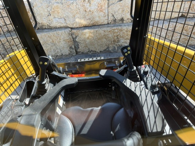 2026 GEHL VT230 OPEN CAP Skid Steer