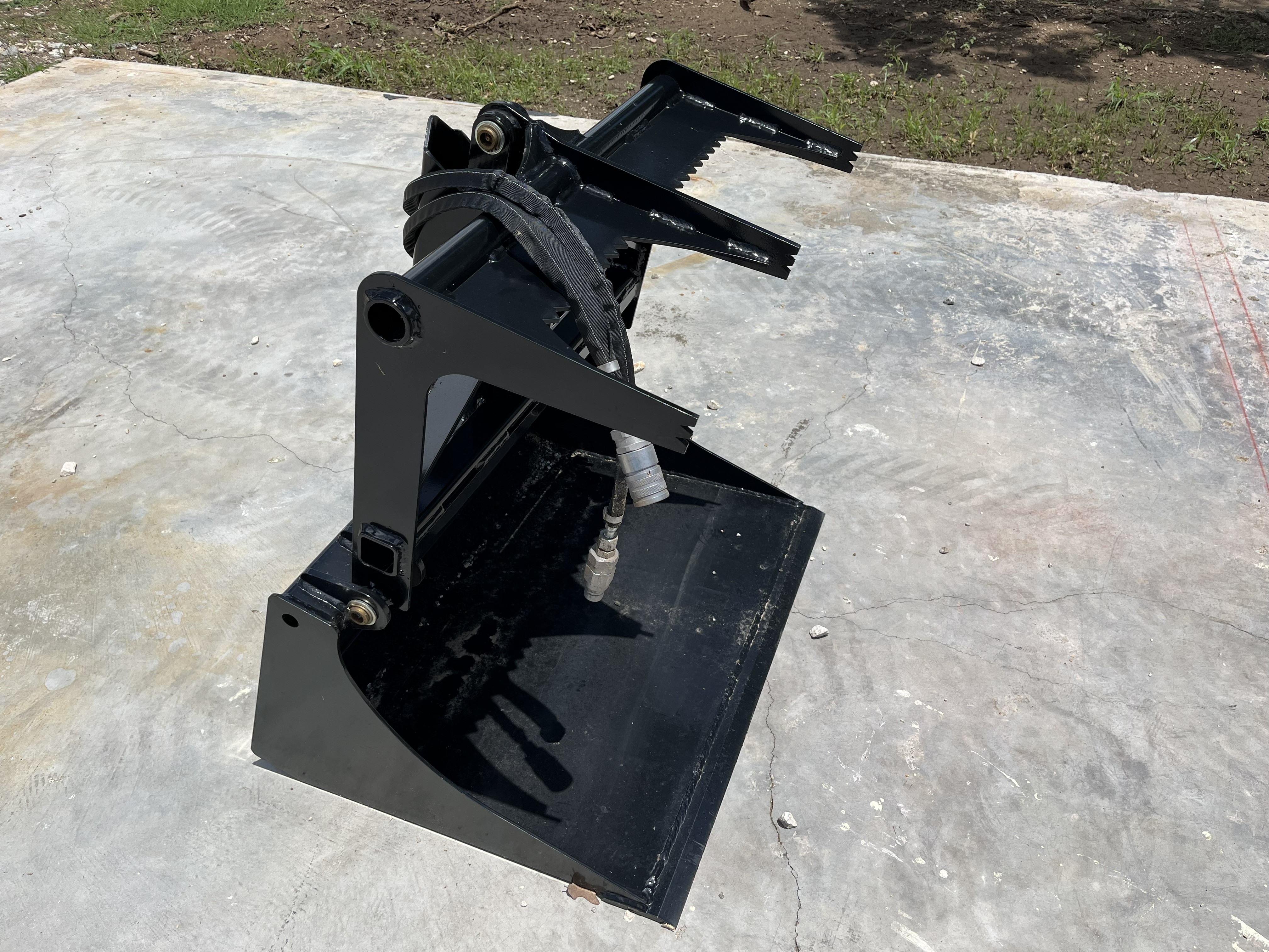 2026 TORO SITEWORKS 33.5" DINGO GRAPPLE BUCKET 22590 ATTACHMENTS