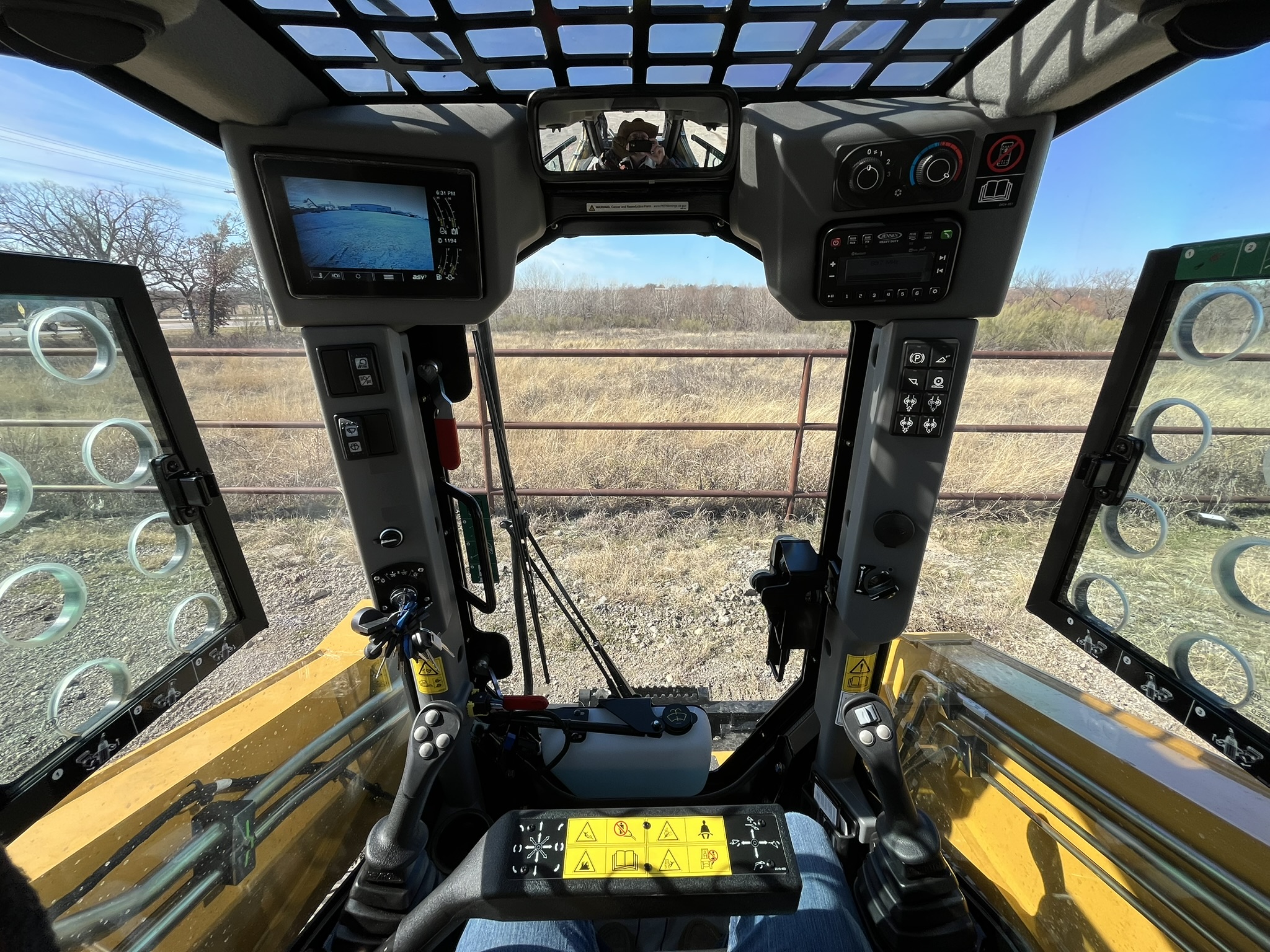 2026 ASV VT100 FORESTRY W/ CAB & 78" BUCKET CONSTRUCTION